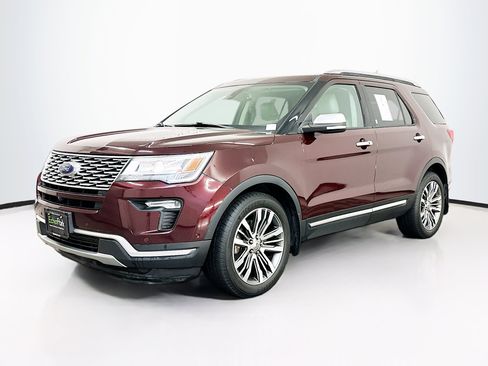 Used 2018 Ford Explorer Platinum image 3