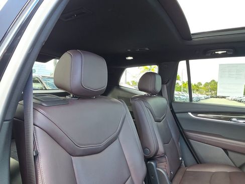 Used 2022 Cadillac XT6 Premium Luxury image 14