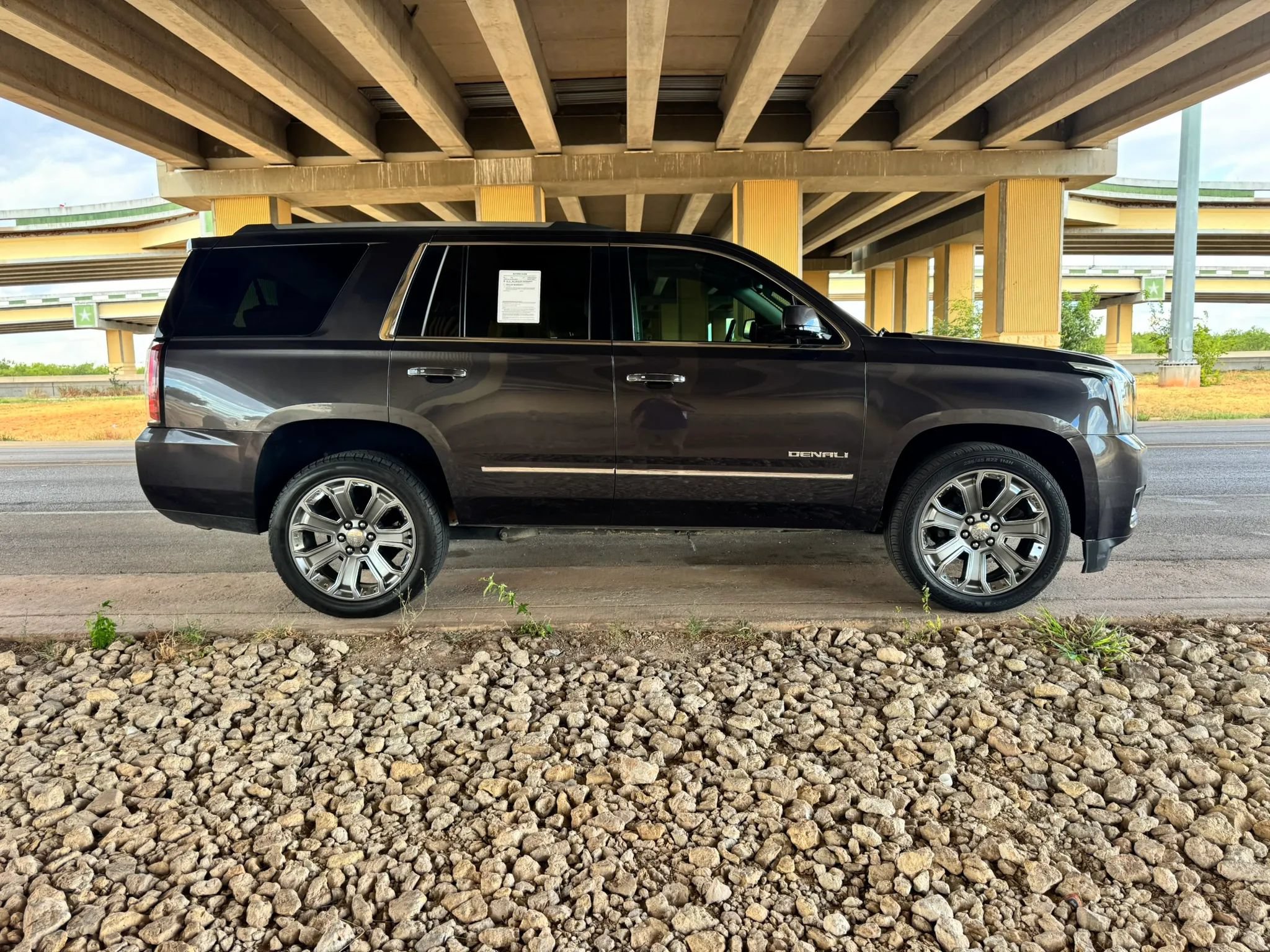 Used 2016 GMC Yukon Denali w/ Open Road Package AWD/4WD image 2