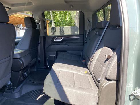 Used 2025 Chevrolet Silverado 2500 LT w/ Safety Package AWD/4WD image 17