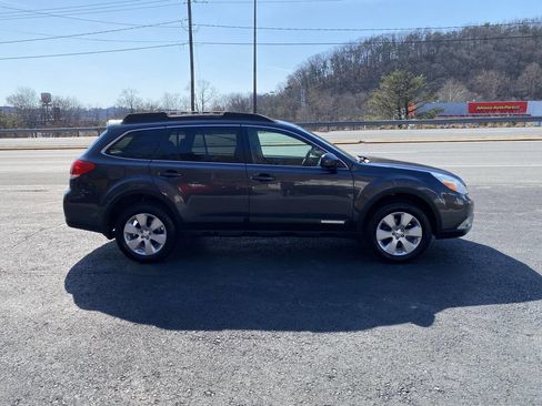 Used 2011 Subaru Outback 2.5i Premium image 5