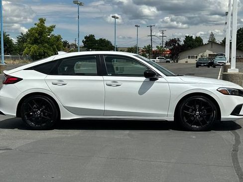 Used 2024 Honda Civic Sport image 3