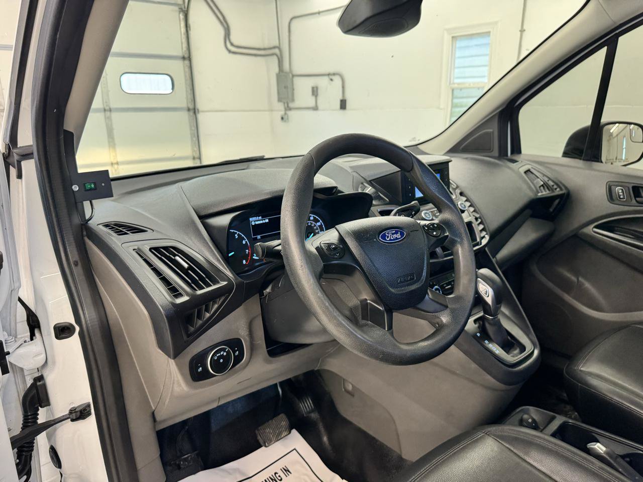 Used 2020 Ford Transit Connect XL FWD image 15