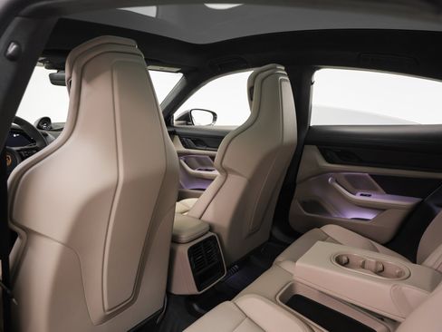 Used 2023 Porsche Taycan GTS image 46