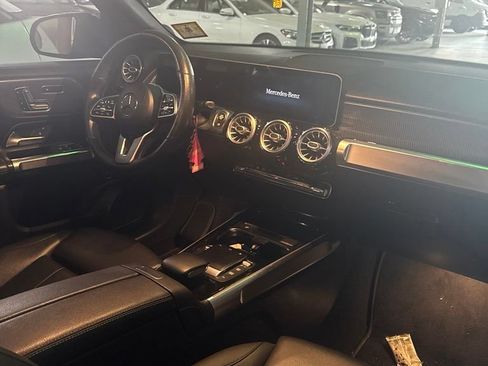 Used 2021 Mercedes-Benz GLB 250 4MATIC image 12