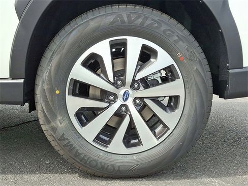 New 2025 Subaru Outback Premium image 5