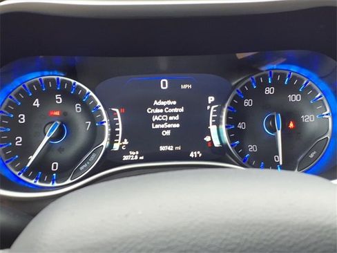 Used 2025 Chrysler Pacifica Select image 23