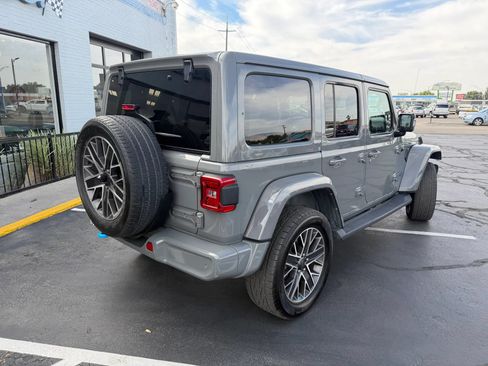 Used 2023 Jeep Wrangler Unlimited Sahara AWD/4WD image 7