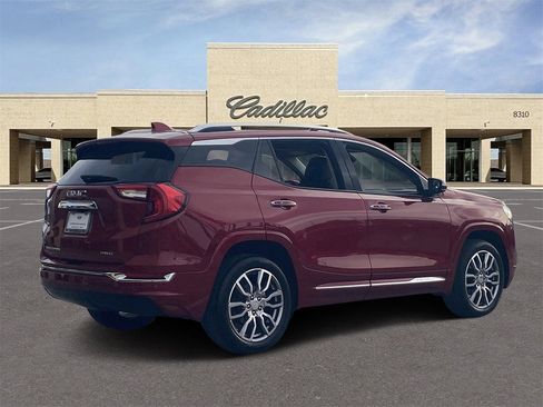 Used 2023 GMC Terrain Denali image 5
