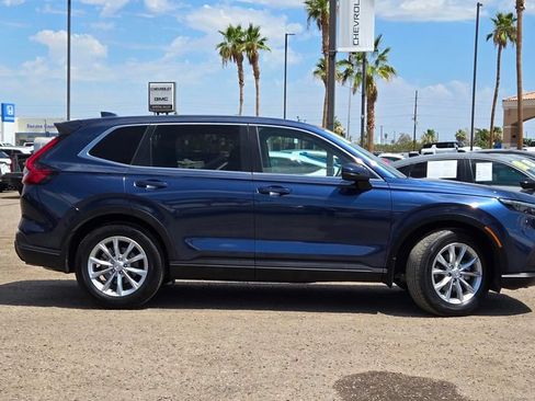 Used 2025 Honda CR-V EX image 3