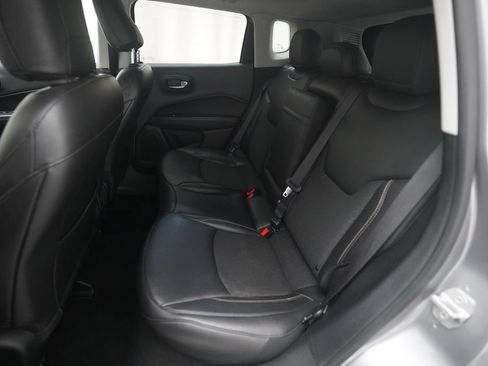 Used 2019 Jeep Compass Latitude w/ Popular Equipment Group AWD/4WD image 15