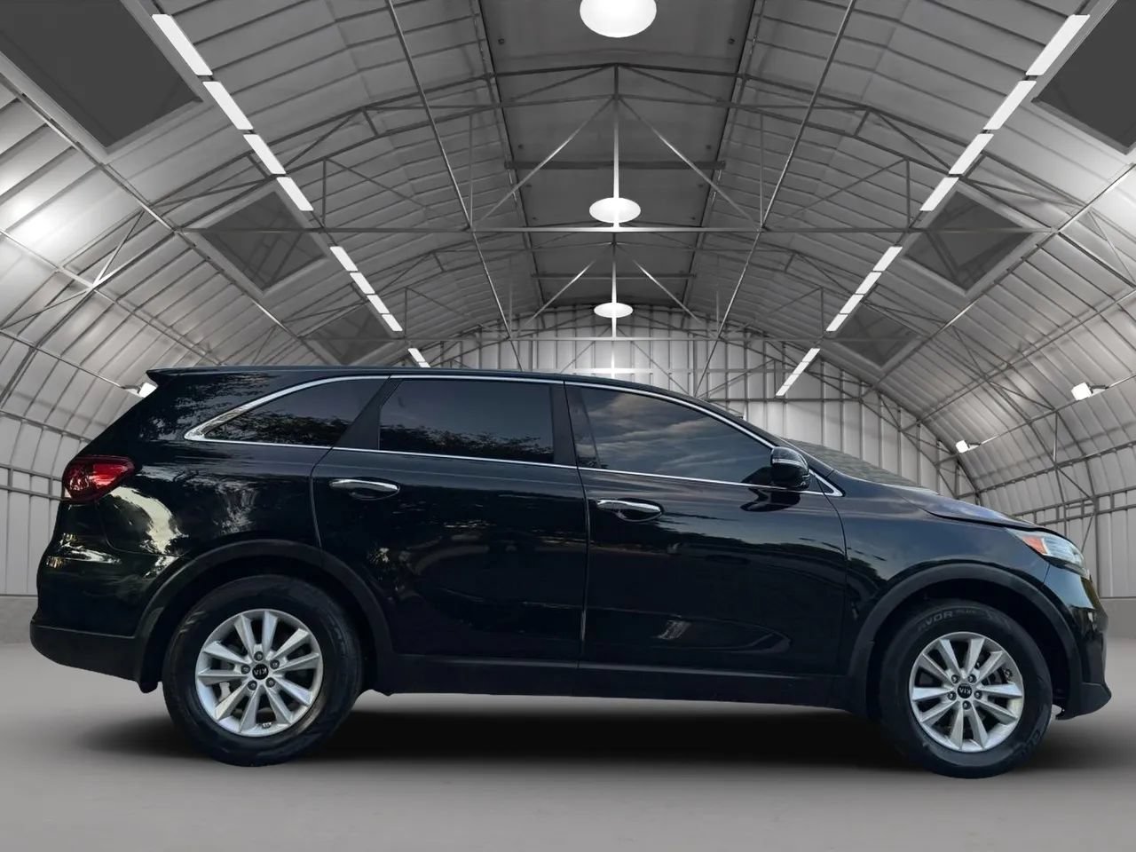Used 2019 Kia Sorento L FWD image 4