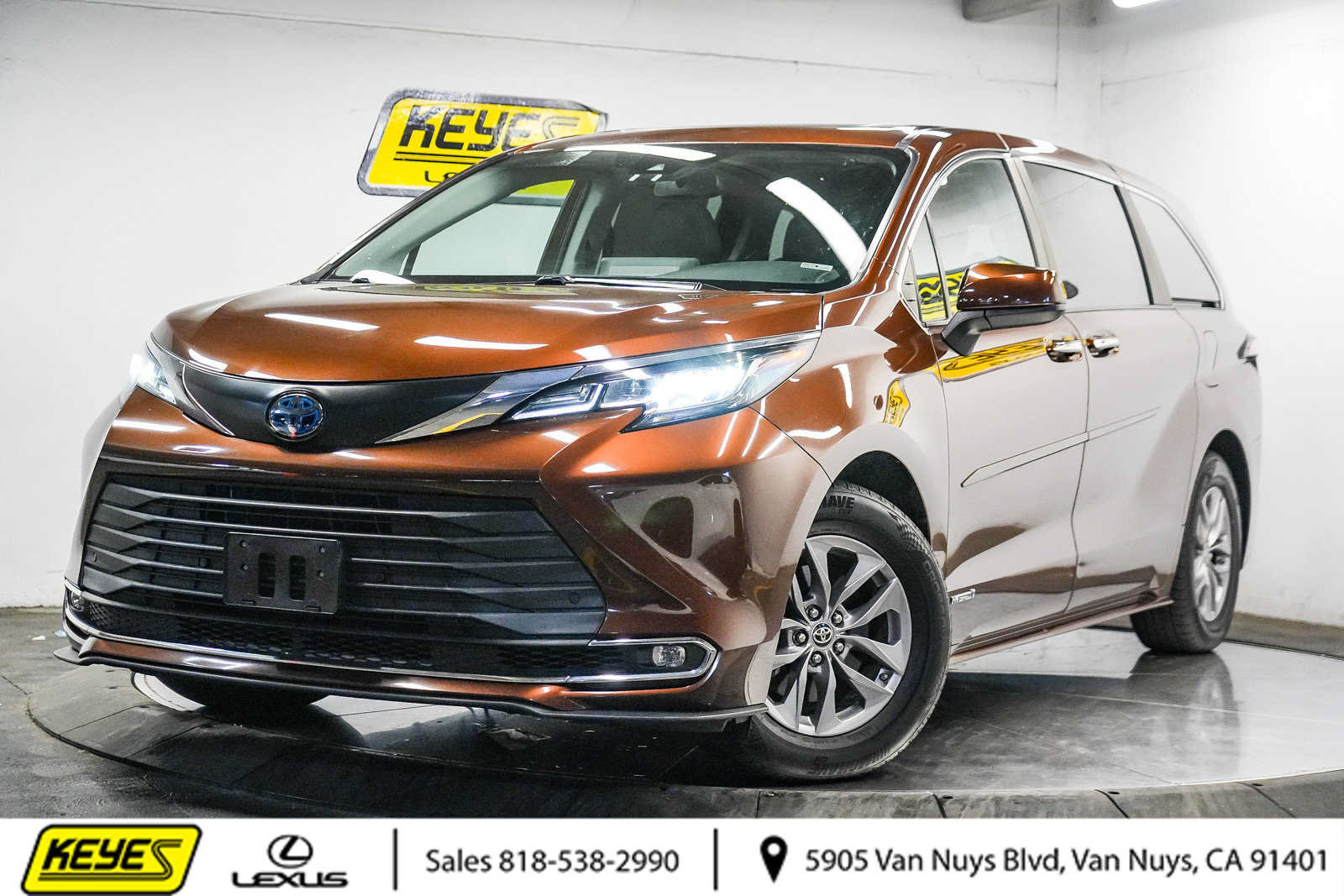 Used 2021 Toyota Sienna XLE AWD/4WD image 1