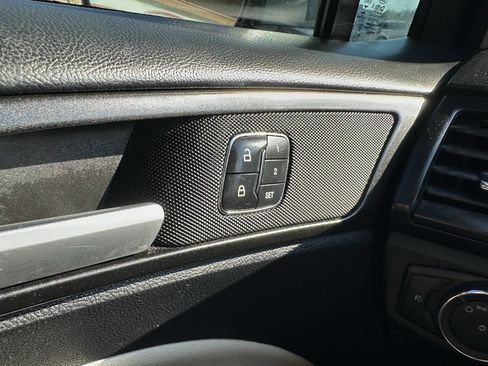 Used 2018 Ford Fusion Titanium image 14