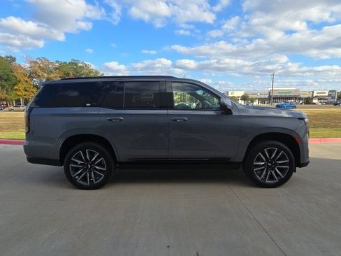 Used 2022 Cadillac Escalade Sport Platinum image 6