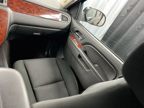 Used 2014 Chevrolet Tahoe LS image 16