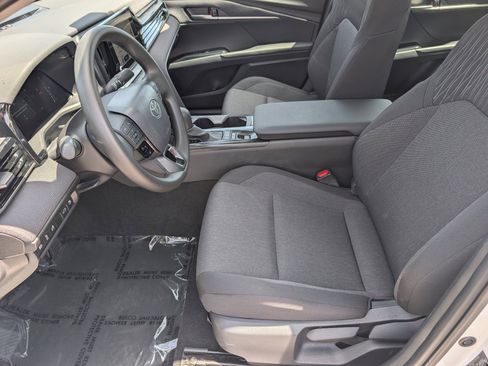 Used 2025 Toyota Camry LE FWD image 16