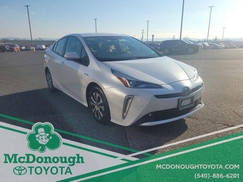 Certified 2022 Toyota Prius LE image 4