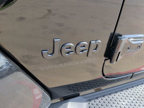 New 2025 Jeep Wrangler Unlimited Sahara w/ Safety Group AWD/4WD image 46