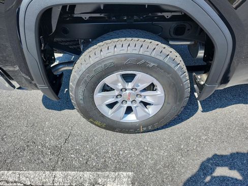 New 2026 GMC Sierra 1500 SLE image 6