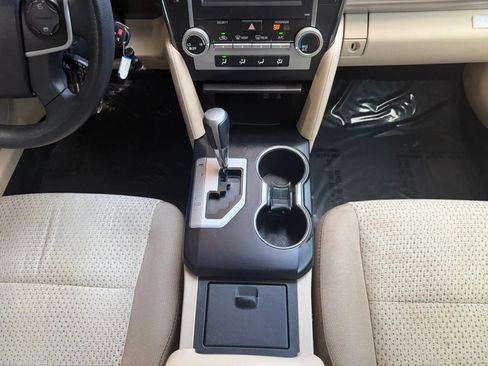 Used 2014 Toyota Camry LE FWD image 20