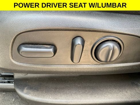 Used 2018 Chevrolet Equinox LT w/ Sun & Infotainment Package FWD image 11