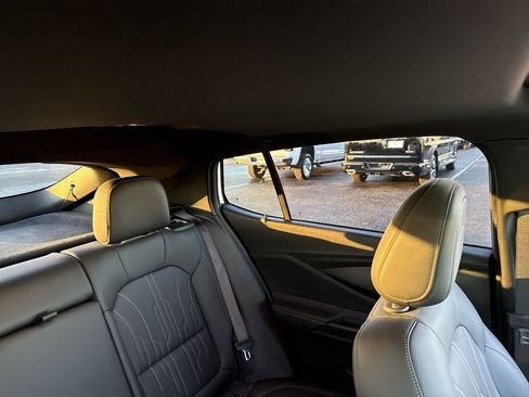 Used 2024 Buick Envista Avenir image 14