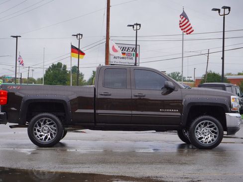 Used 2018 Chevrolet Silverado 1500 LT w/ All Star Edition image 8