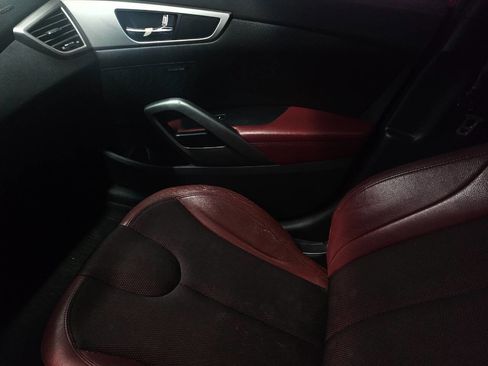 Used 2012 Hyundai Veloster w/ Tech Pkg image 15