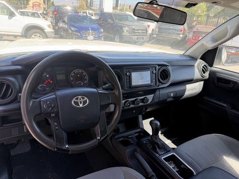 Used 2017 Toyota Tacoma SR RWD image 7