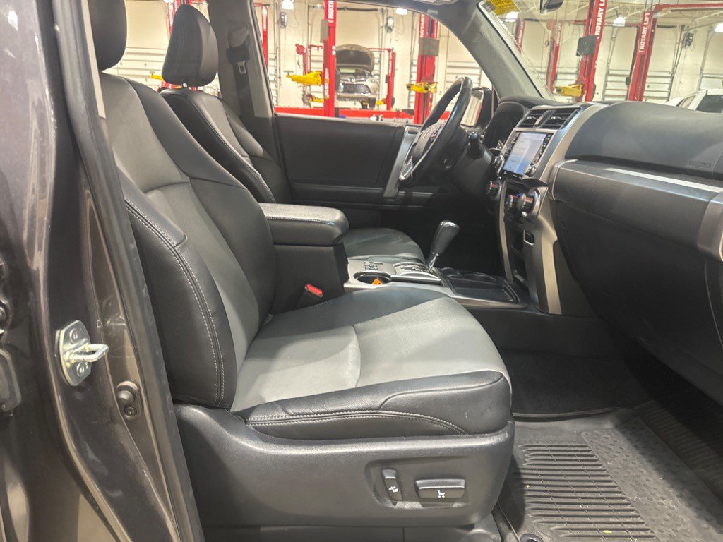 Used 2023 Toyota 4Runner SR5 Premium w/ Moonroof Package RWD image 49