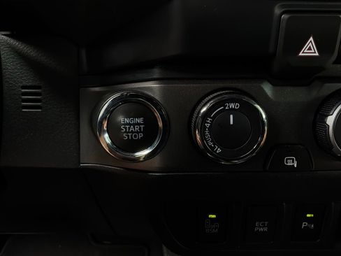 Used 2023 Toyota Tacoma TRD Off-Road w/ Technology Package AWD/4WD image 26