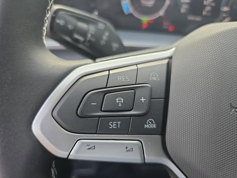 New 2026 Volkswagen Tiguan SE FWD image 17
