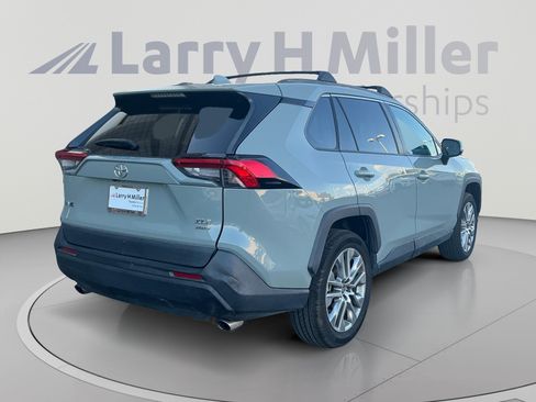 Used 2022 Toyota RAV4 XLE Premium AWD/4WD image 3