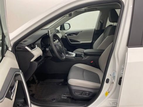 Used 2025 Toyota RAV4 XLE w/ Convenience Package image 11