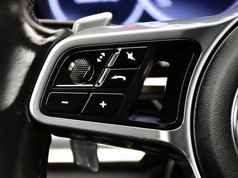 Used 2020 Porsche Panamera 4 image 25