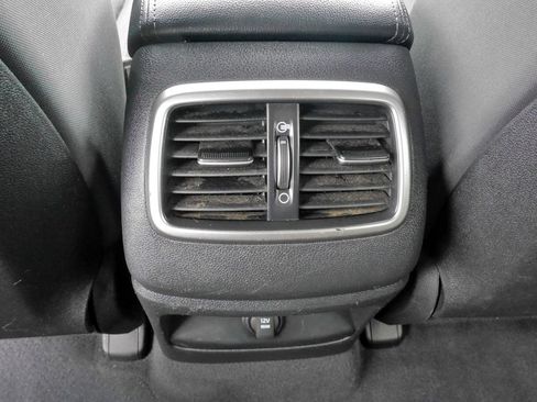 Used 2020 Kia Sorento L FWD image 19