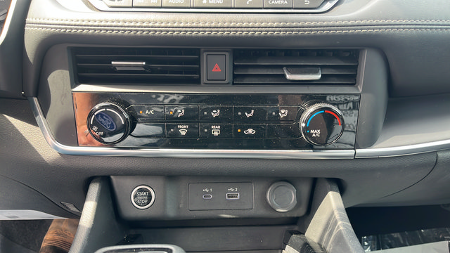 Used 2023 Nissan Rogue S AWD/4WD image 16