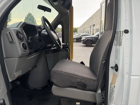 Used 2012 Ford E-350 and Econoline 350 Super Duty w/ Shuttle Bus Prep Pkg RWD image 21