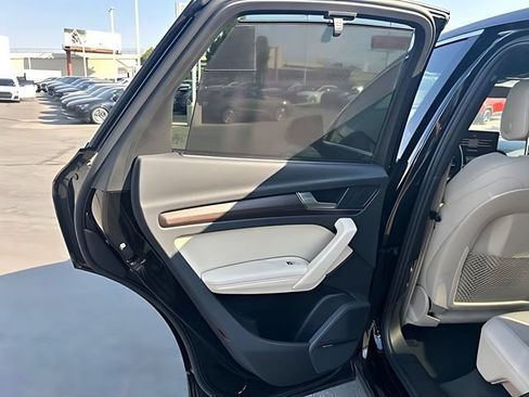 Used 2023 Audi Q5 2.0T Premium Plus w/ Premium Plus Package AWD/4WD image 21