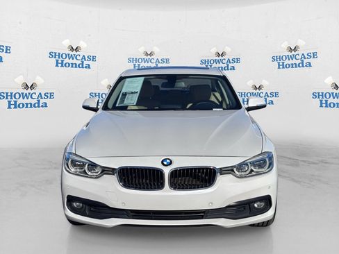 Used 2018 BMW 320i xDrive Sedan AWD/4WD image 6