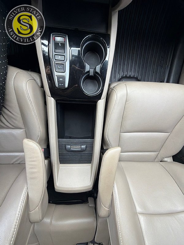 Used 2016 Honda Pilot Touring image 22