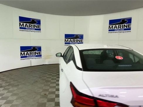 Used 2024 Nissan Altima 2.5 SV image 9