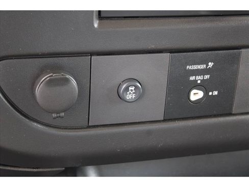 Used 2015 Chevrolet Express 3500 RWD image 19