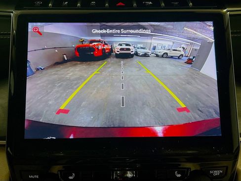 Used 2021 Jeep Grand Cherokee L Limited RWD image 10