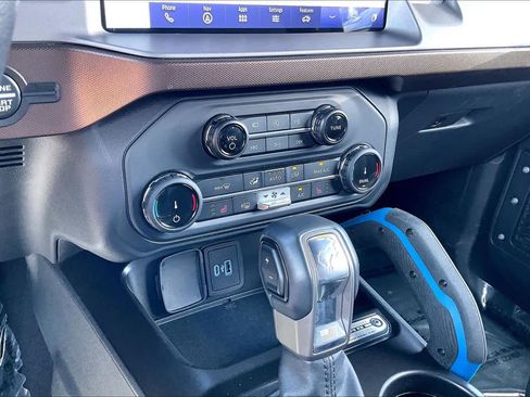 Used 2022 Ford Bronco Outer Banks AWD/4WD image 32
