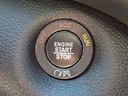 Used 2019 Jeep Cherokee Trailhawk image 22