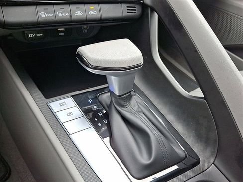 Certified 2024 Hyundai Elantra SEL image 12