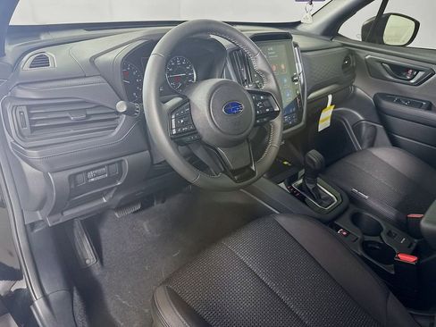Used 2025 Subaru Forester Premium w/ Convenience Package #1 image 9