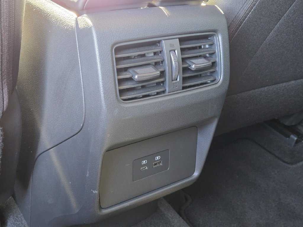Certified 2023 Nissan Rogue SV FWD image 17